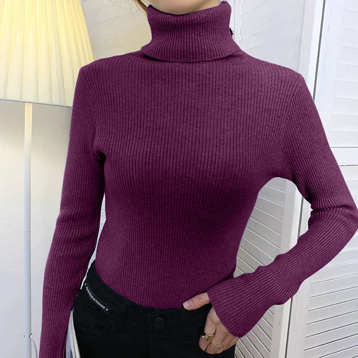 Kvinnors mjukaste turtlenecktröja. Elegant stickad tröja, idealisk för höstmode och komfort.