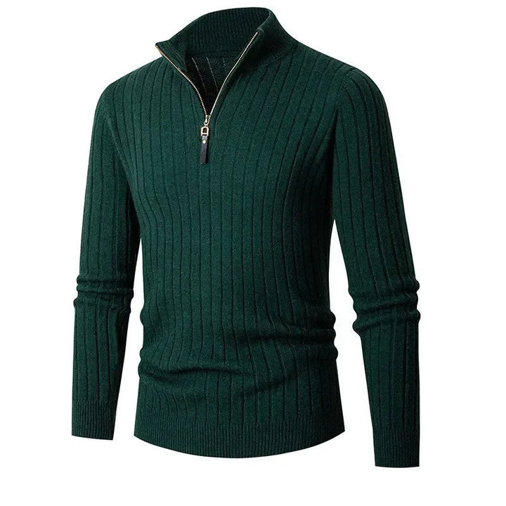 Stilren herrtröja med halv dragkedja. Modern pullover med hög krage, bekväm och elegant för herrmode.