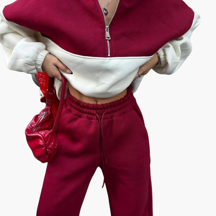Bekväm damtröja för höst- och vårmode. Modern stil med halv dragkedja & praktiska sidfickor.