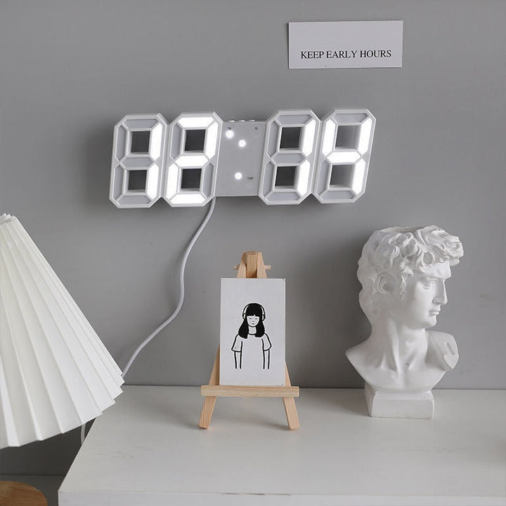 Funktionell digital ledklocka, vägghängd, med tydlig display, för hem och kök