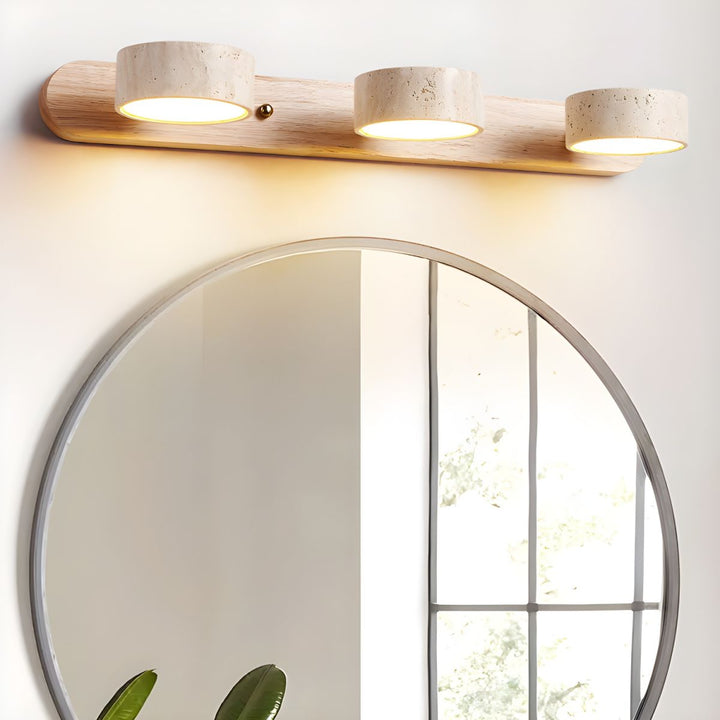Hallampa i modern stil med inbyggd LED. Ger välkomnande och energieffektivt ljus.