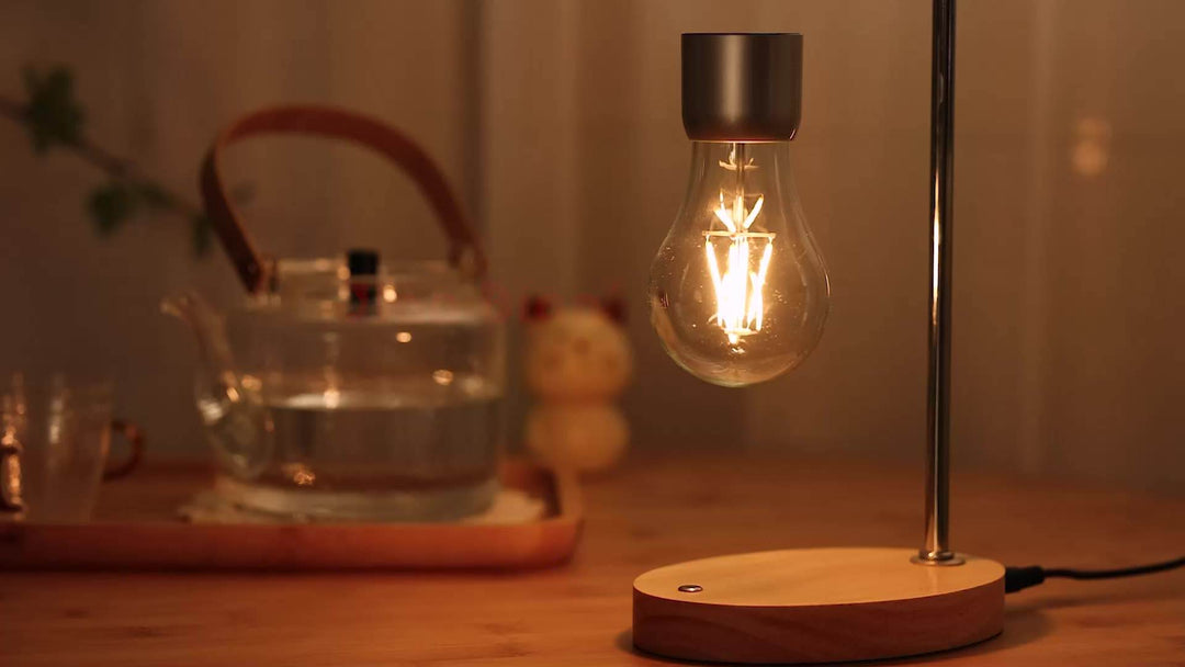 Unik magnetisk levitationslampa med trådlös funktion och touchkontroll, en modern detalj för all inredning.