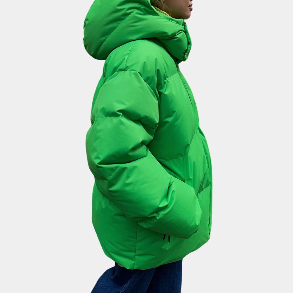 Varm och modern damjacka puffer, perfekt för kvinnorsytterkläder. Rymlig passform för komfort under vintern.