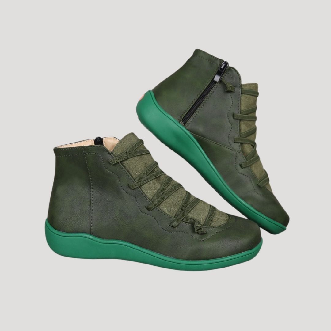 Bekväma och stilrena ankelboots med rem för dam. Perfekta moderna vardagsskor i flera färger.