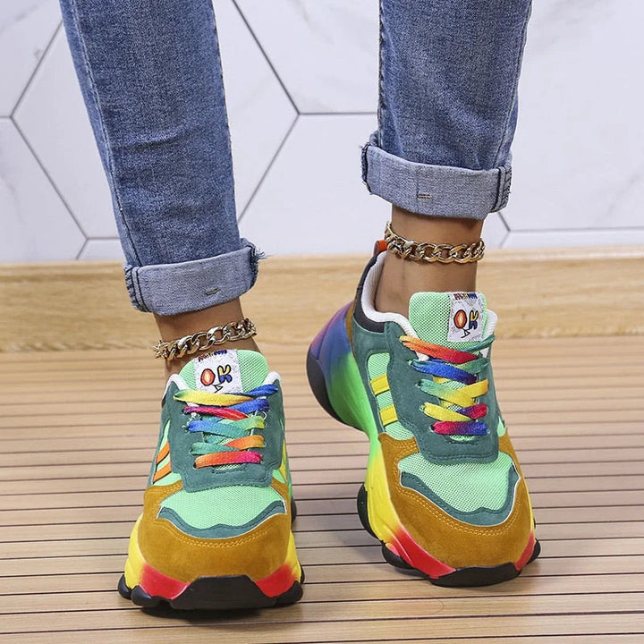 Bekväma dam sneakers, perfekta som walkingskor eller vardagsskor. Med fotstöd och säkert grepp för alla.