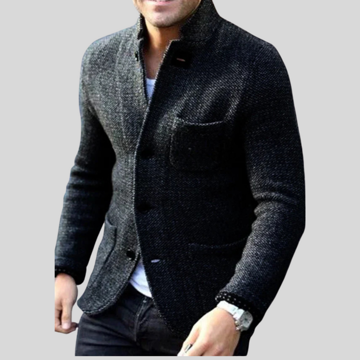 Snygg herrblazer i modern design, med praktiska fickor för mångsidig vardagsstil och passform.