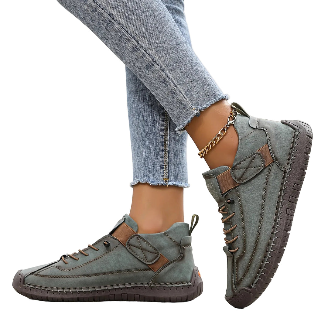 Moderna kvinnorsneakers för vardaglig komfort. Lätta, bekväma promenadskor med stilren design för alla dagar.
