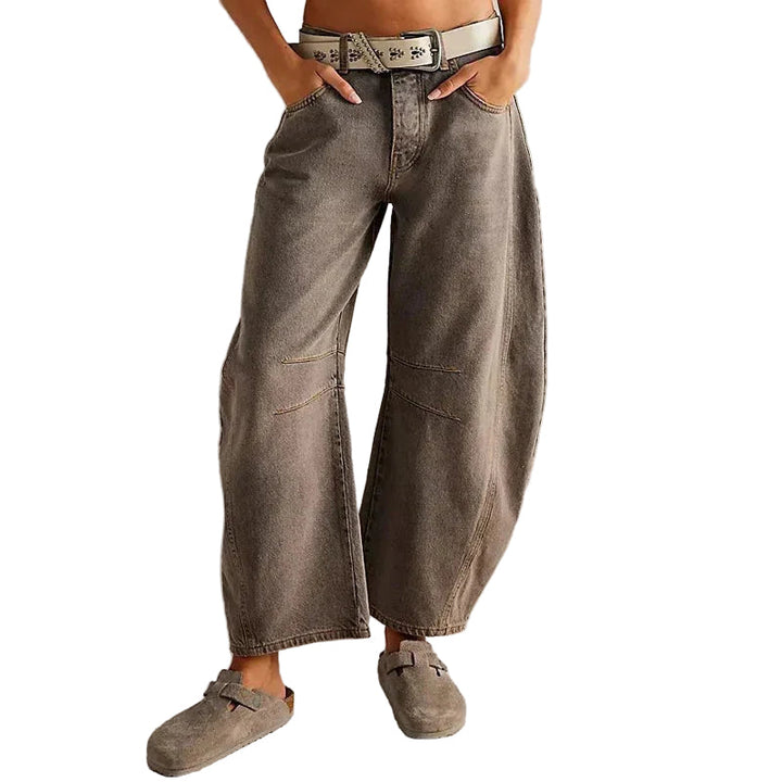 Modiga damjeans med hög midja och breda ben, perfekt för en avslappnad vardagslook.