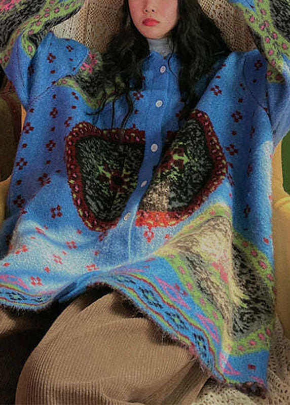 Kvinnors avslappnade tröja med retro knappdetaljer, idealisk för bekväm vardagsstil och höstmode.