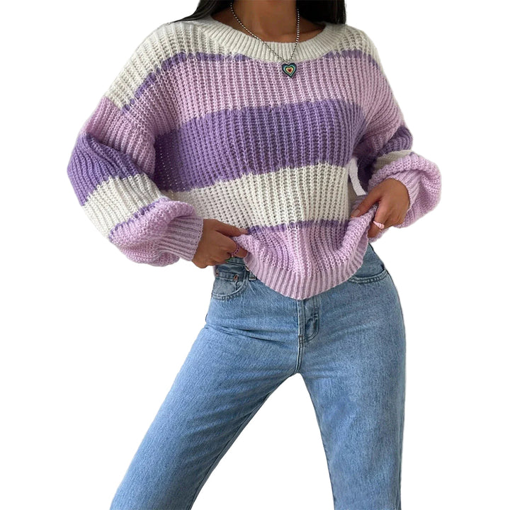 Mysig oversized damtröja med rundhals för höst & vinter. Perfekt avslappnad pullover för lager-på-lager stil.