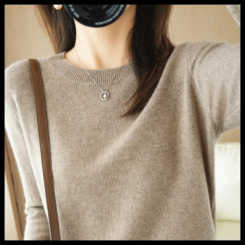 Bekväm enfärgad dam pullover för kvinnor. Stickad design ger elegant stil för både hemma & ute.