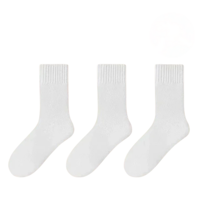 Mysiga, varma damstrumpor i 3-pack för vintern. Perfekta svarta, vita och gula vinterstrumpor för kvinnor.