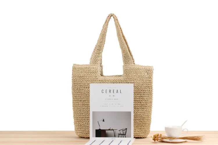 Trendig solkysst strandväska, stor beige toteväska för dam, en måste-ha sommarväska.