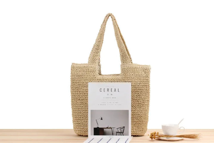Trendig solkysst strandväska, stor beige toteväska för dam, en måste-ha sommarväska.
