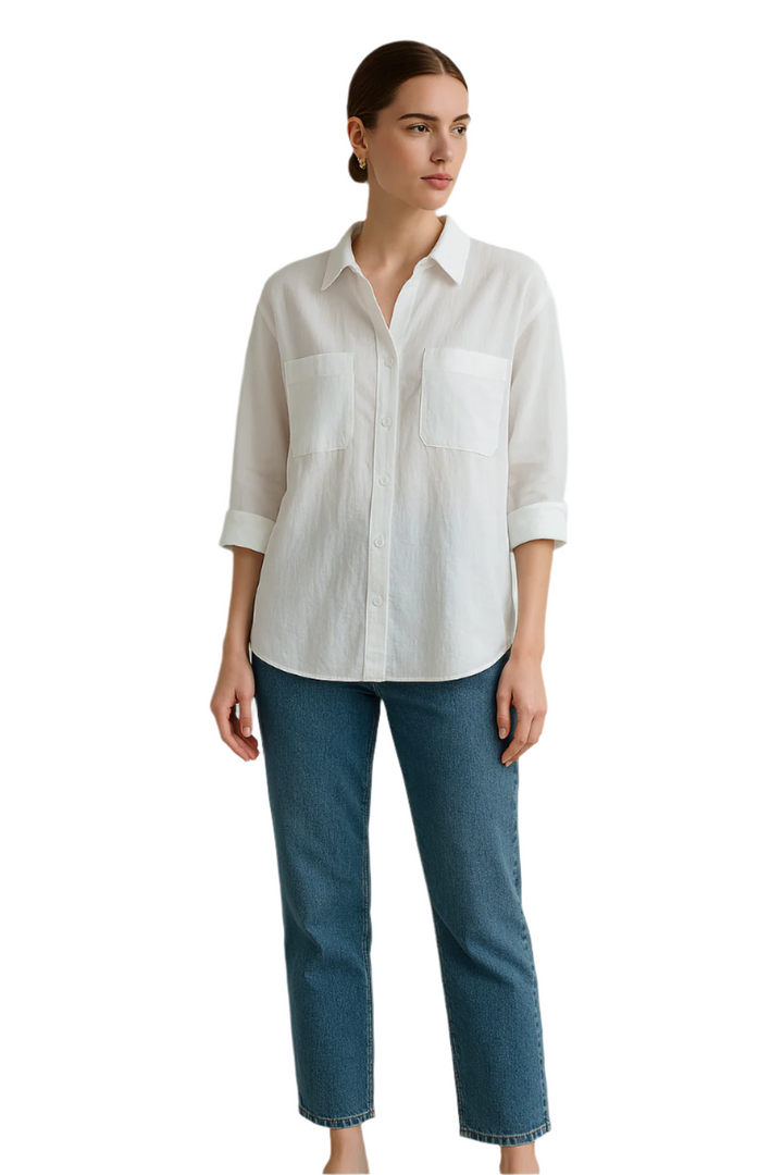 Oversize damblus i mjukt tyg, perfekt som bekväm vardagstopp med långa ärmar, stilren.