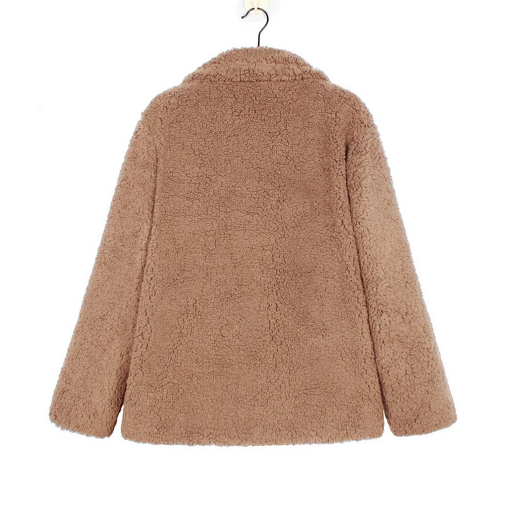 Mysig damfleecejacka i oversized modell, fluffig. Ett varmt ytterplagg för kvinnor.
