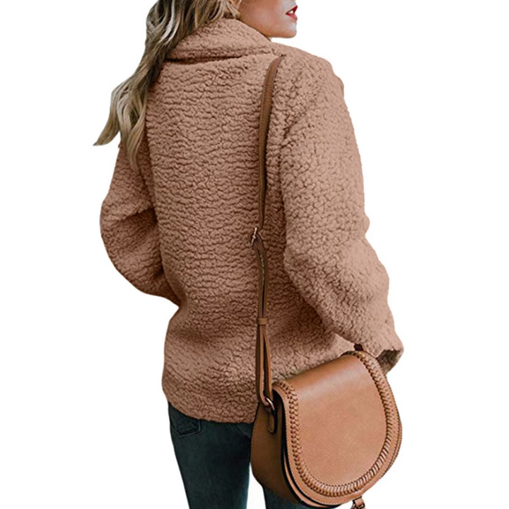 Damjacka i fluffig fleece, oversized stil. Mysig & varm för vintermode, bekvämt ytterplagg.
