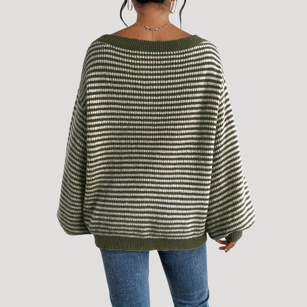 Mångsidig randig oversized damtröja. Passar för både vår- och höstkollektionen, mjukt material.