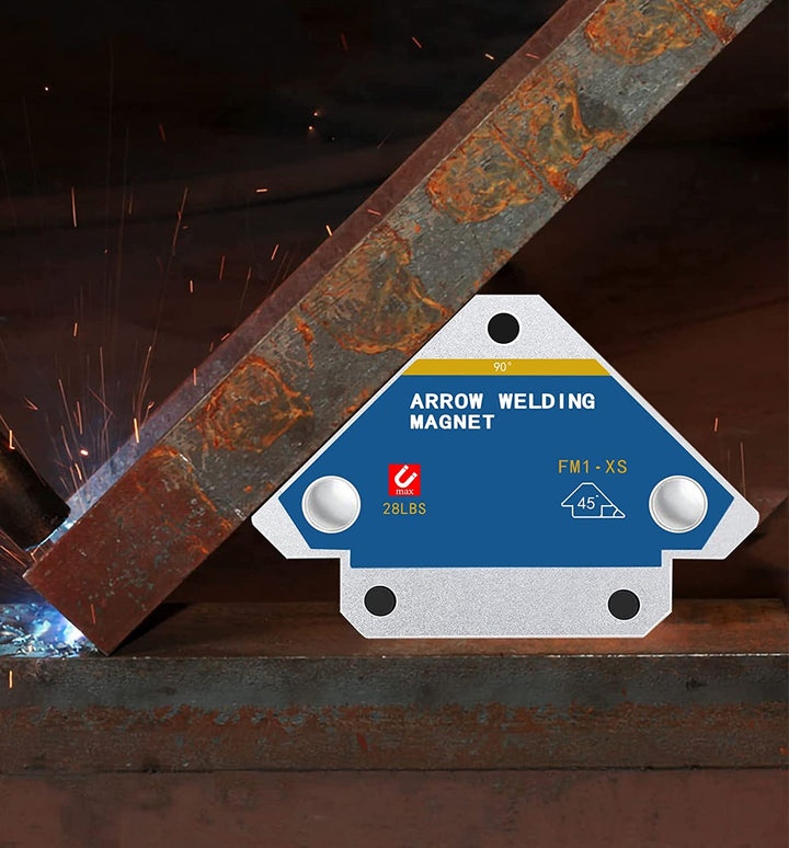 En magnetisk svetshållare som underlättar svetsarbetet genom att hålla metallbitar stabilt.