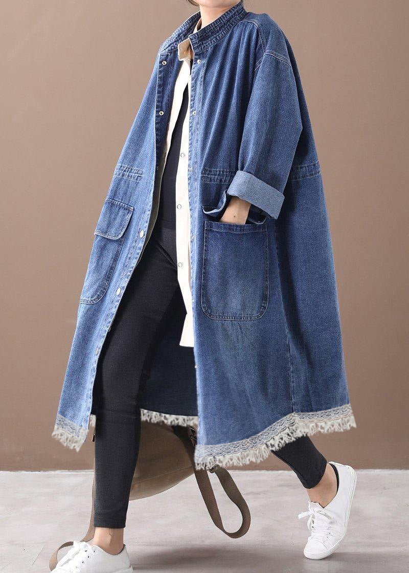 Elegant plus size box kappa med ståkrage. Damkappa med justerbar passform & dragsko, perfekt för vardag.