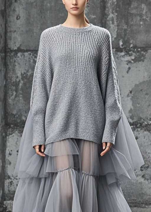 Bekväm plus size klänning för kvinnor, grå med oversized patchwork. En unik och ledig vardagsklänning.
