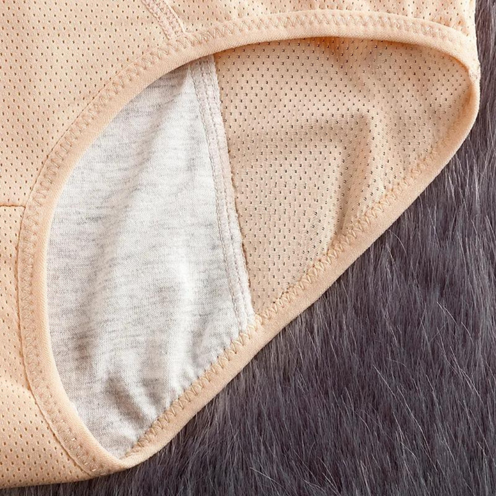 Bekväma plus size menstruationstrosor. Kvinnors läckagesäkra underkläder ger frihet och trygghet under mensen.