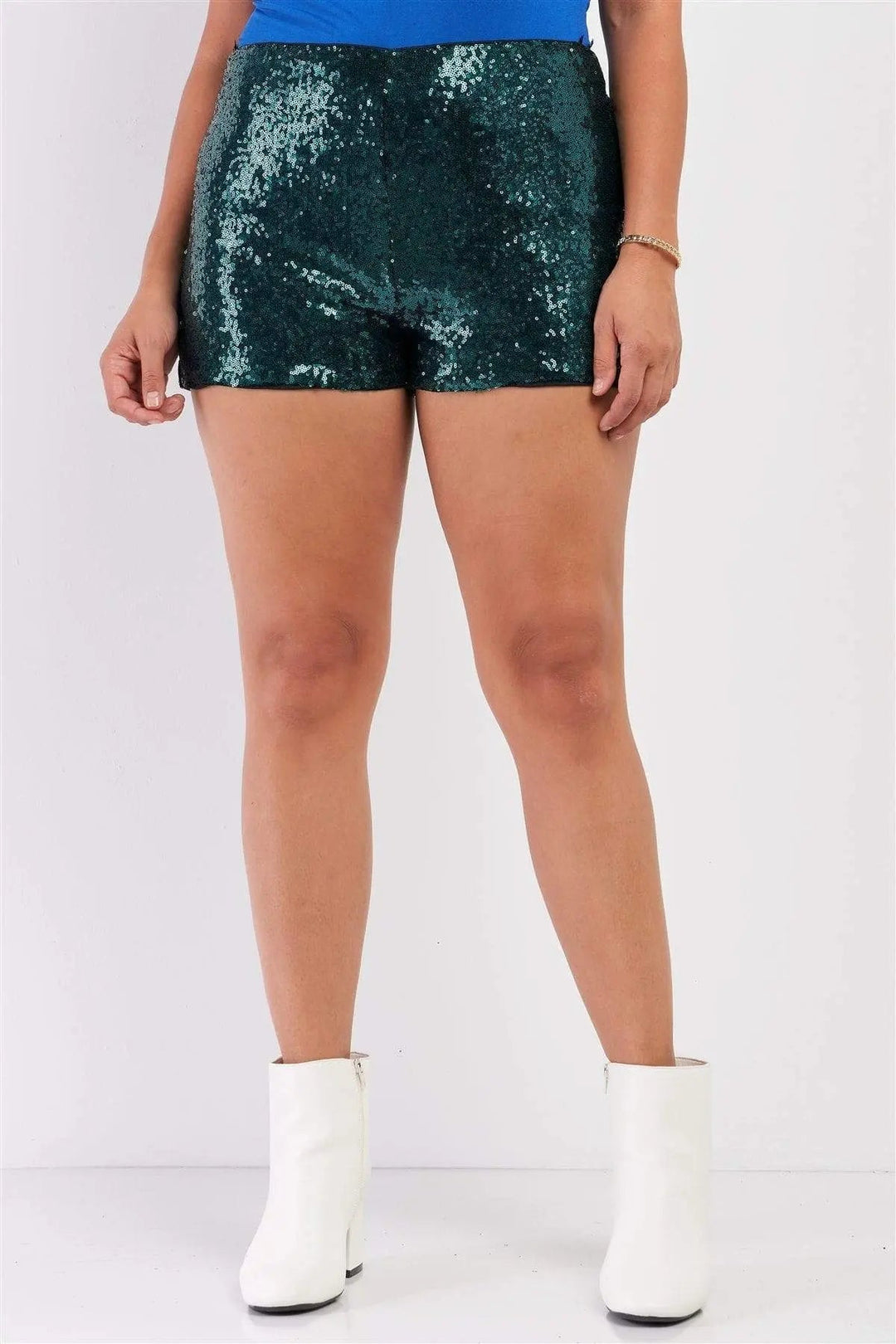 Glamourösa paljetterade minishorts för kvinnor, hög midja och plus size passform. Perfekta festshorts för dam.