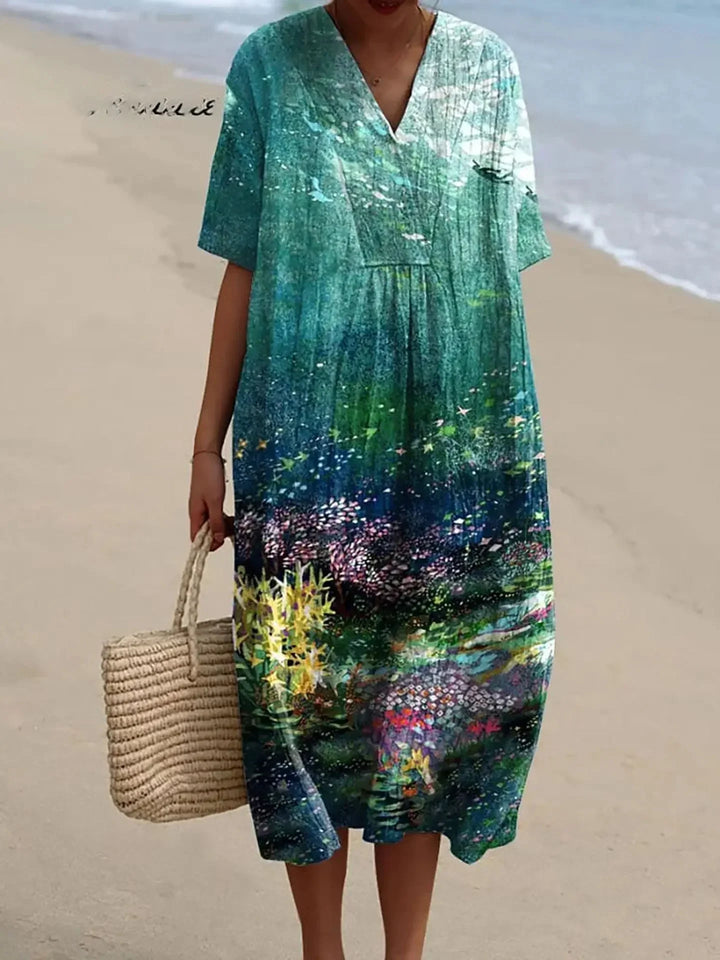 Kortärmad plus size klänning med fickor, marint mönster. Bekväm sommarklänning för damer.
