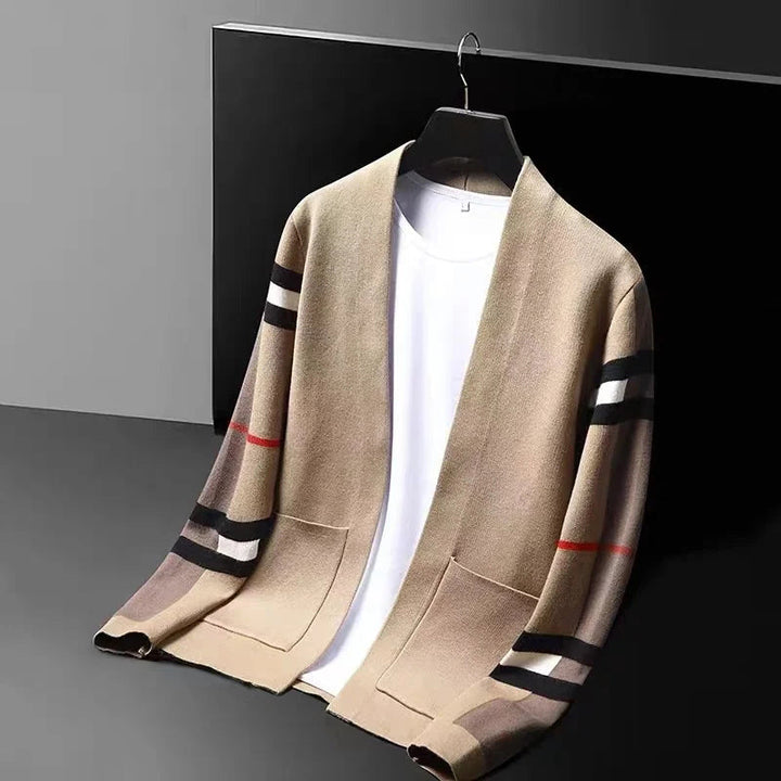 Färggrann randig damkardigan med färgblock för en trendig & avslappnad look. Bekväm tröja för vår- & höstkläder.