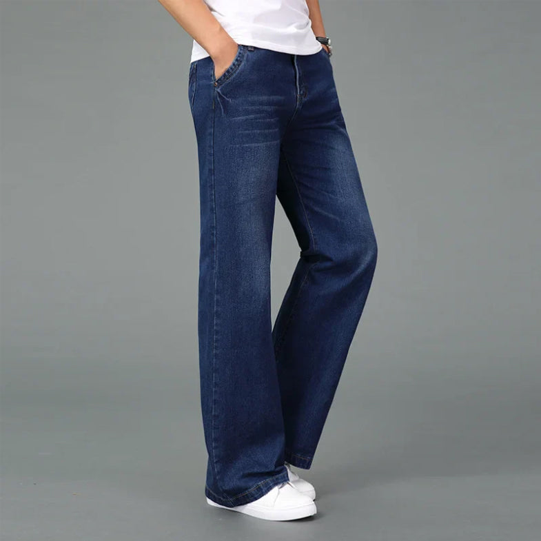 Tidlösa retro herrjeans med bootcut passform. Mångsidiga för menkläder.