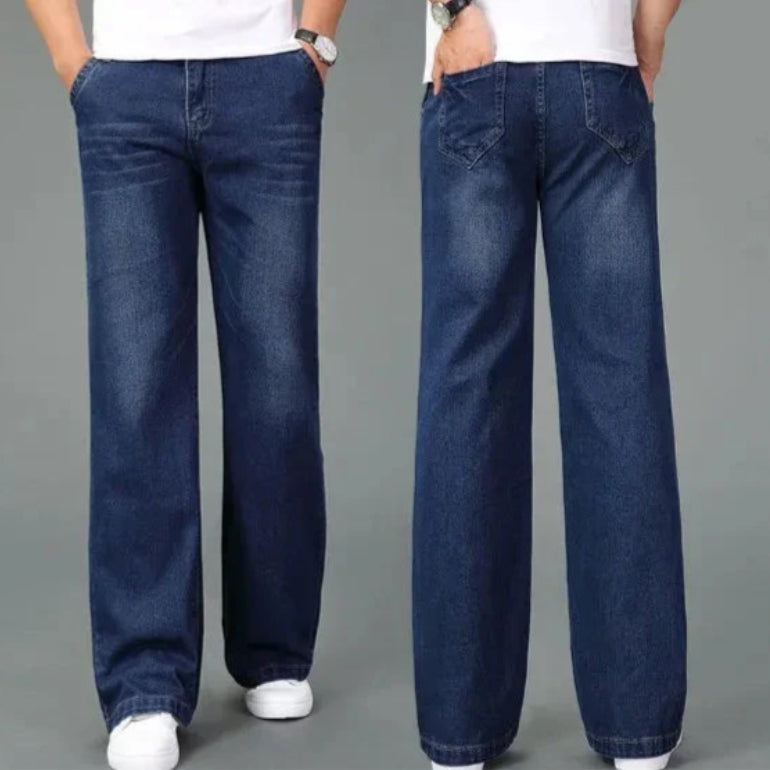 Bekväma retro bootcut jeans för herrar, en klassiker för alla tillfällen.