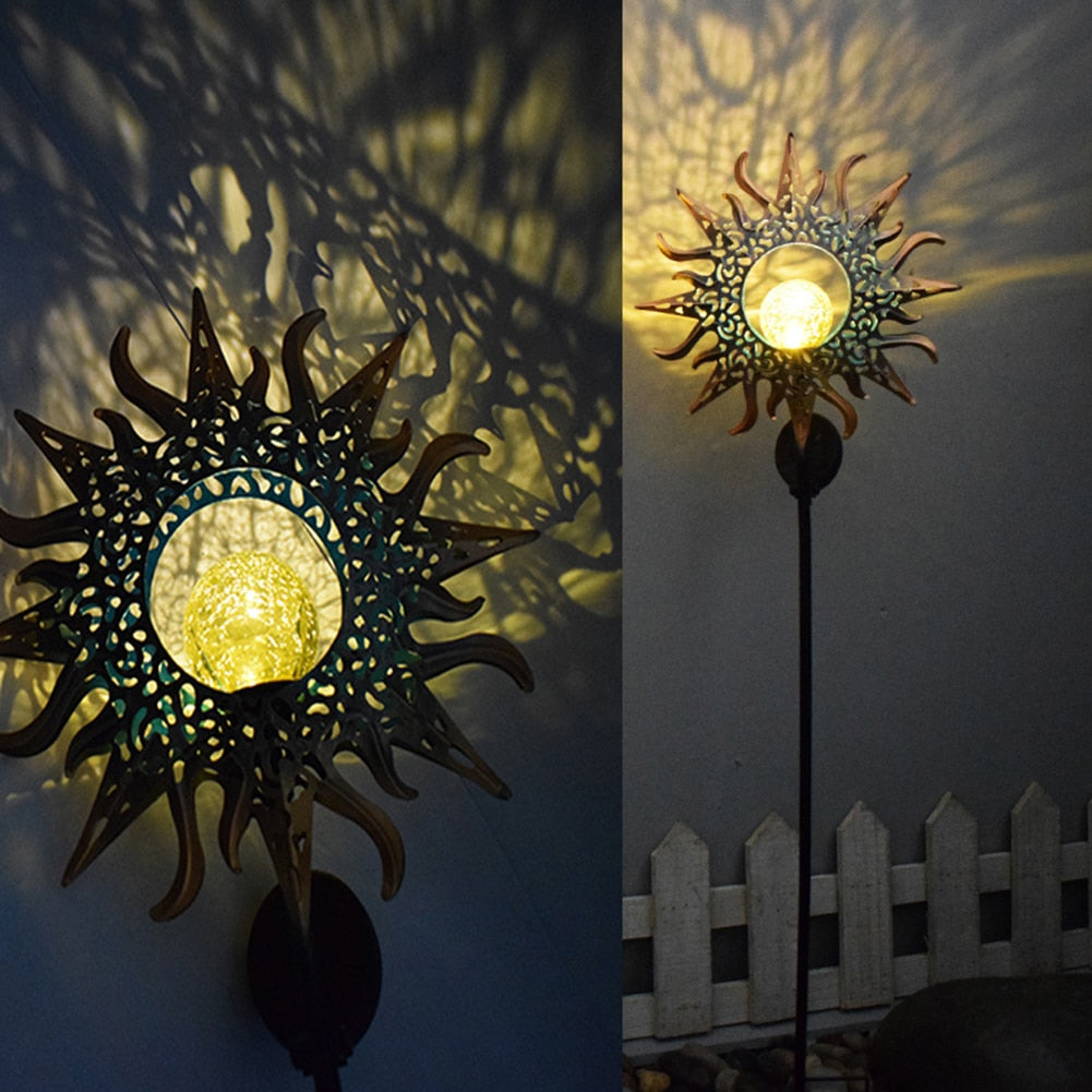 Klassisk retro designlampa med solcell. Perfekt som miljövänlig trädgårdslampa.