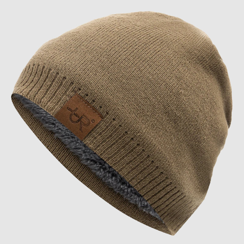 Stilren ribbstickad unisex mössa. En varm och mångsidig accessoar som passar både dam och herr.
