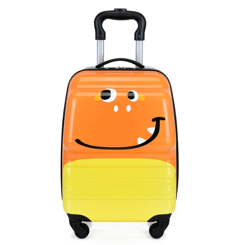 Praktisk barnresväska med unik 3D-design och giraffmotiv. Perfekt för flyg och utflykter.