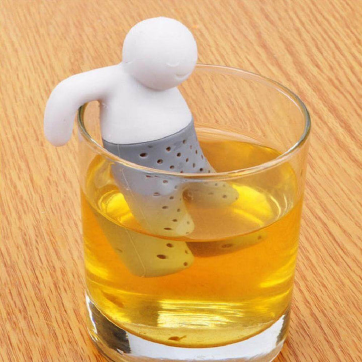 Närbild på en lila silikon tedetalj, en teinfuser för bekväm bryggning av lösbladste.