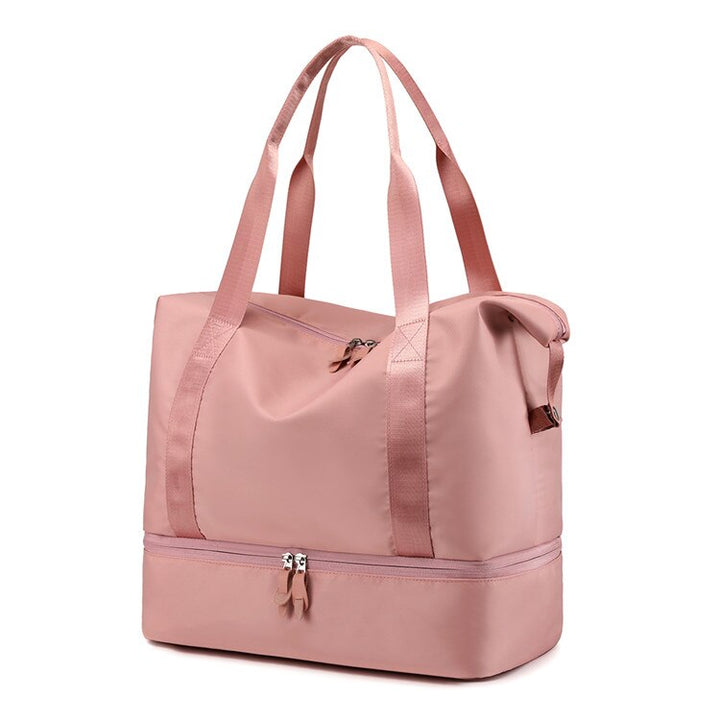 Catalina Deluxe unisex resväska i rosa liggandes plant, visar den rektangulära formen.