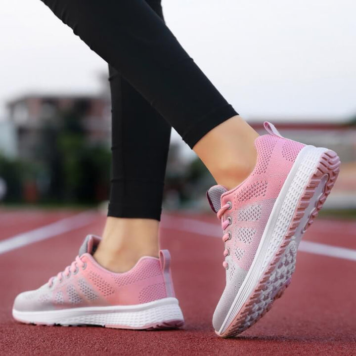 Damsneakers i mesh tyg, andningsbara och platta för bästa komfort