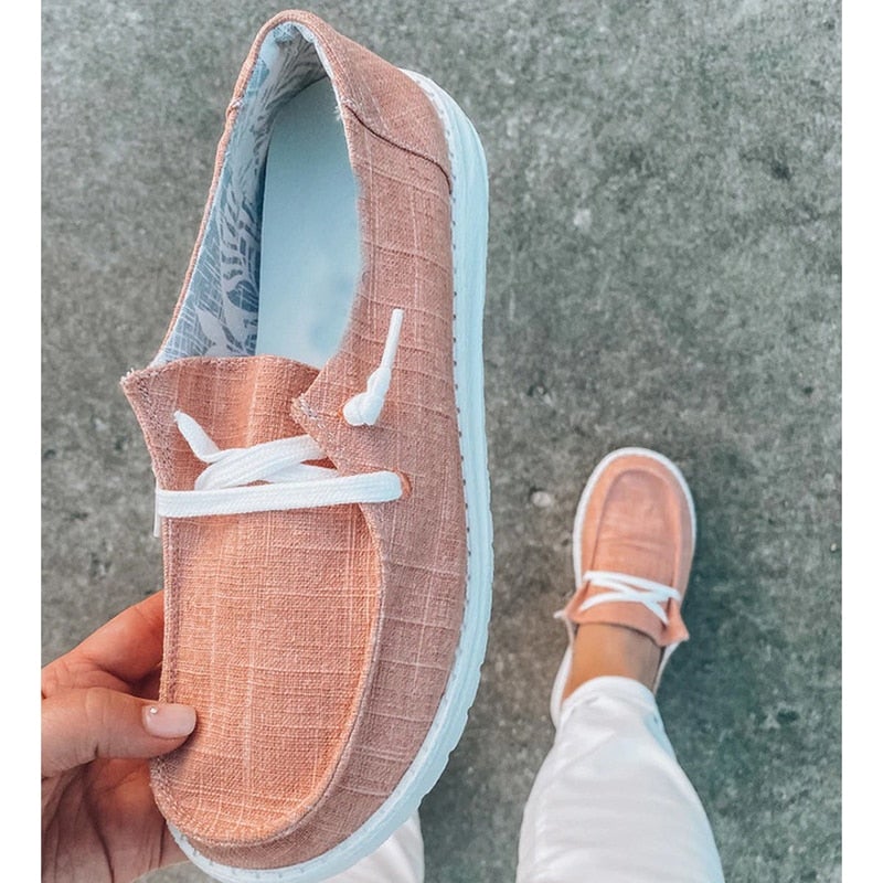 Bekväma rosa canvas loafers för damer med snörning. Perfekta sommarskor.