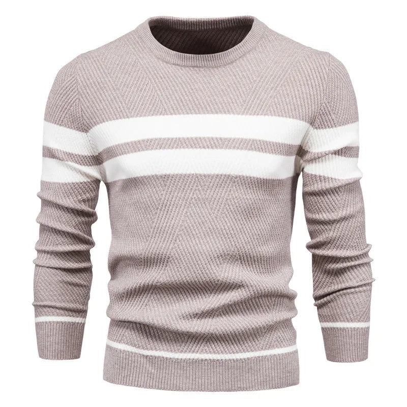 Dubbelrandig herrtröja, rundhalsad. Stilfull och mångsidig för både casual och elegant vardag.