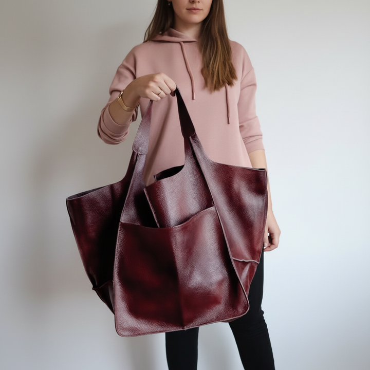 Modeväska i veganläder som lyfter din outfit. En stor, trendig handväska för den medvetna.