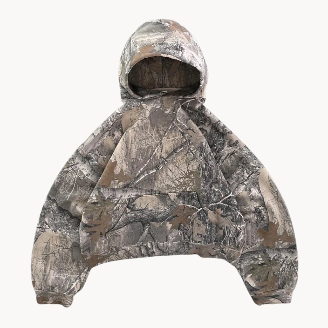 Rymlig kamouflage hoodie för herr, perfekt för avslappnad vardagsstil och maximal komfort.