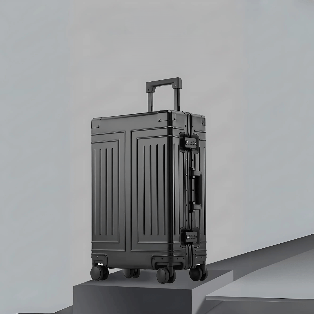 Säker silver unisex resväska med TSA-lås och en elegant, robust konstruktion.