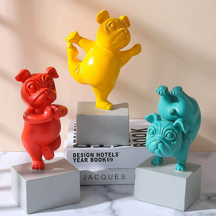 Charmig yoga bulldog figur, perfekt heminredning & unik prydnad. Konstverk i hartsskulptur.