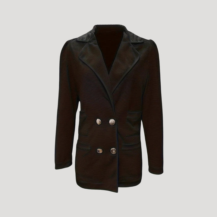 Elegant damkavaj med dubbelknäppning, idealisk som affärskläder eller chic vårjacka. Mångsidig modeblazer.