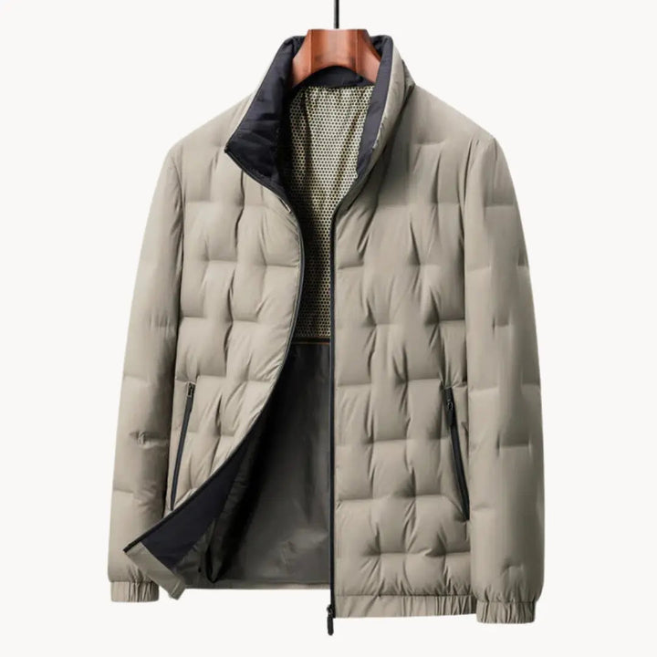 Varm herr allvädersjacka med ankdun, minimalistisk design. Perfekt vinterjacka för utomhusaktiviteter.