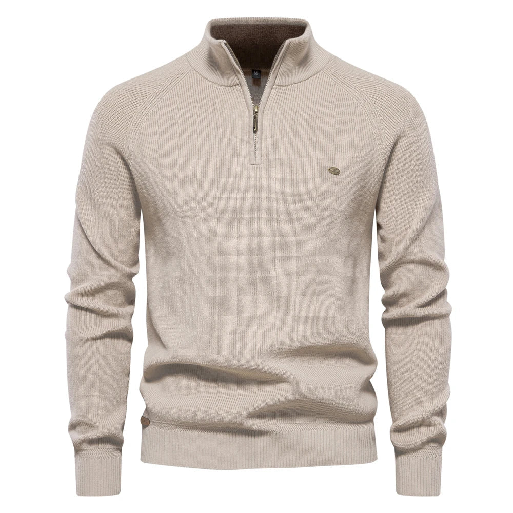 Stilren herrtröja med halvlång dragkedja. Mångsidig modern pullover för jobbet och fritiden.