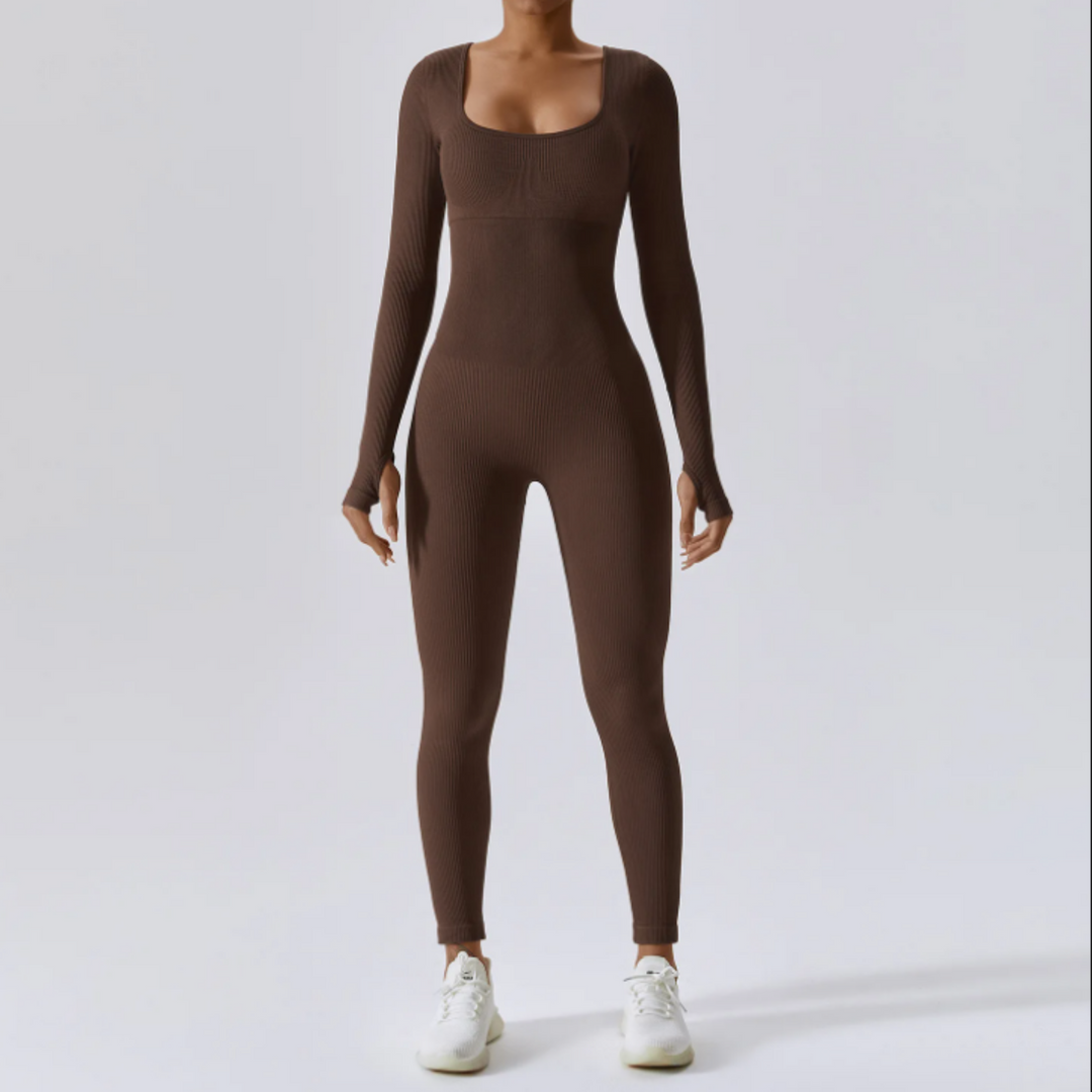 Elegant kvinnors sport jumpsuit med lång ärm. Optimal för yoga, gymmet eller en avslappnad dag.
