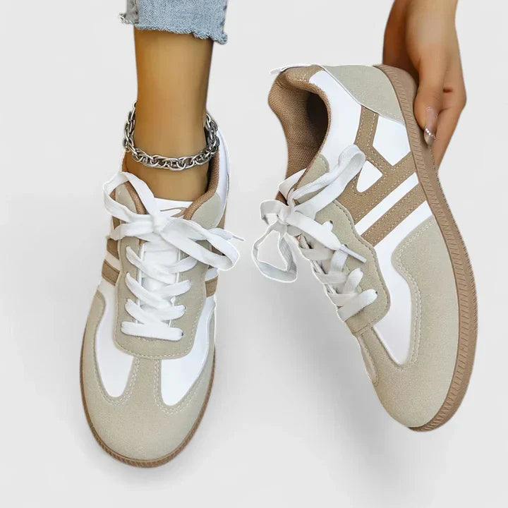 Moderna dam sneakers i khaki och vitt för sommar och fritid. Bekväma casual skor med sportig design.