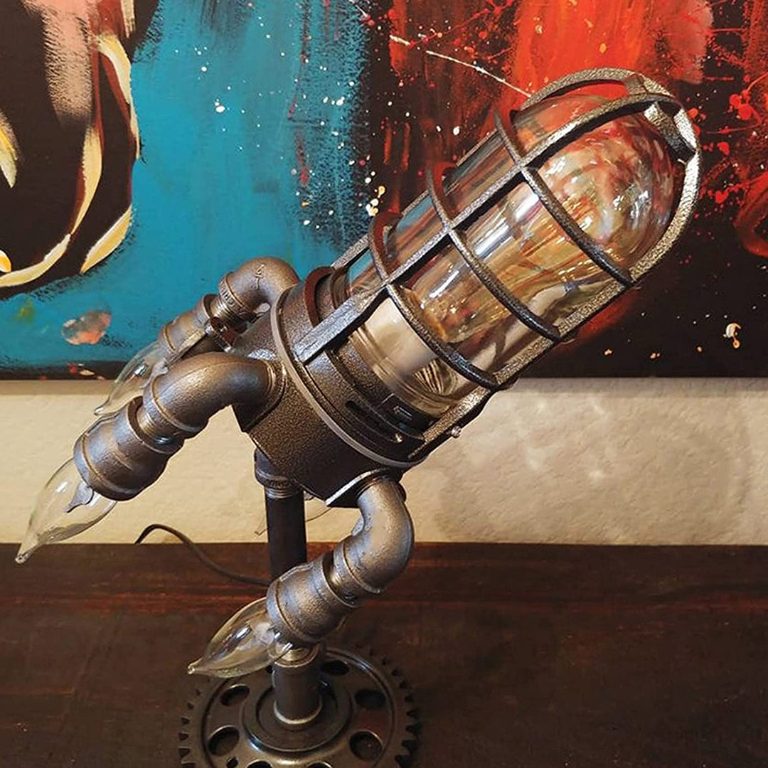 Detaljerad steampunk raketlampa i metall, en industriell och retro designlampa för ditt hem.