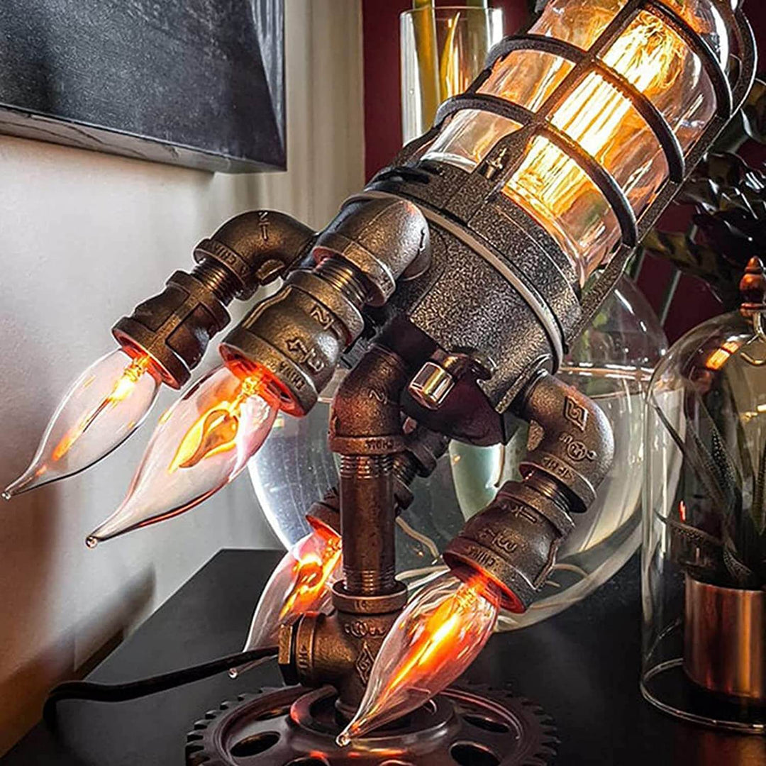 Närbild på steampunk raketlampans detaljer. Unik industriell lampa med tydlig retro stil.